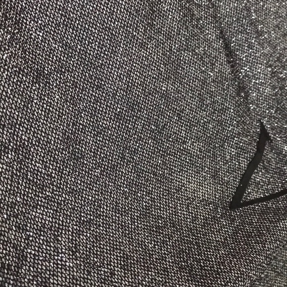 Victoria’s Secret glitter duffel bag ✨ - Picture 3 of 4